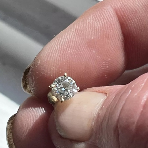 .62k 5.5mm color G natural diamond excellent cut with paperwork - Picture 6 of 7